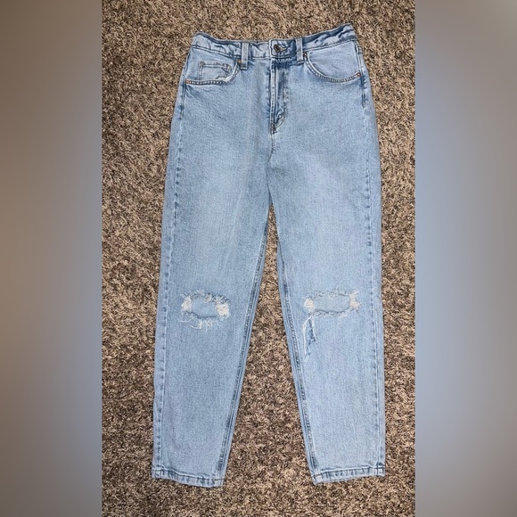Women’s Capris - Picture 1 of 3